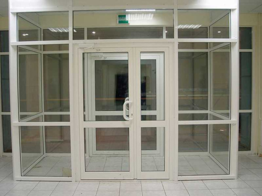 Тамбурная алюминиевая дверь GFTD841